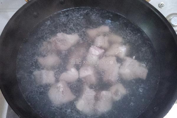 青菜排骨汤的做法图解2