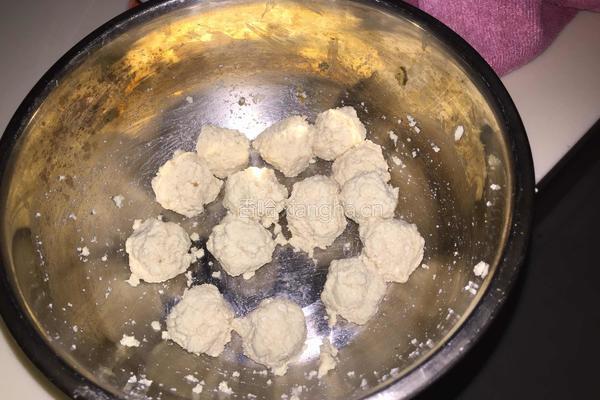 茄汁包心糯米丸的做法图解4