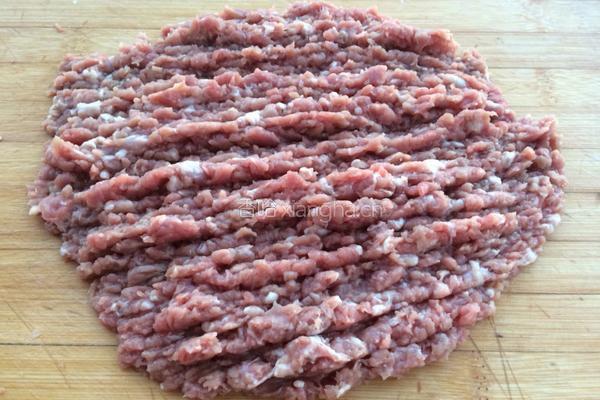 羊肉馅饺子的做法图解2