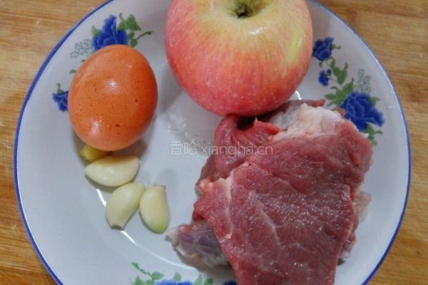 苹果烧肉的做法图解1