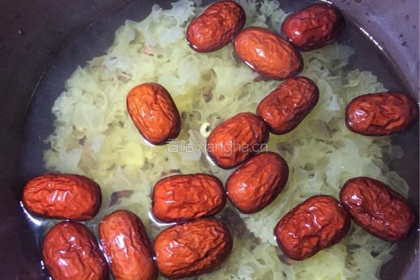 红豆薏米银耳粥的做法图解4