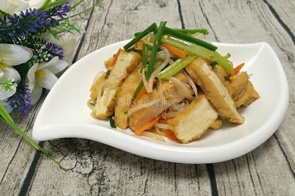 绿豆芽炒油豆腐的做法图解8