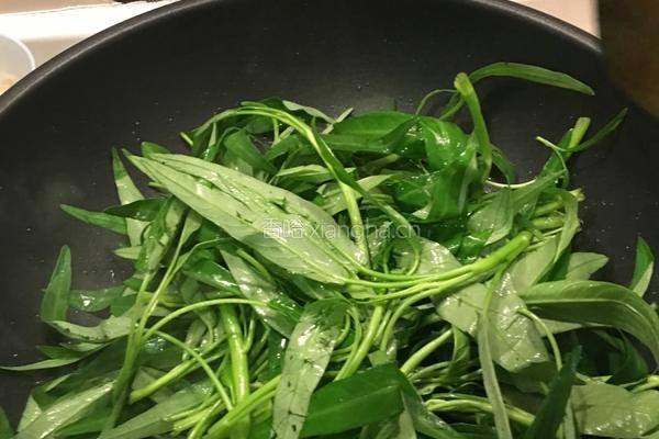 黄豆酱炒通菜的做法图解3