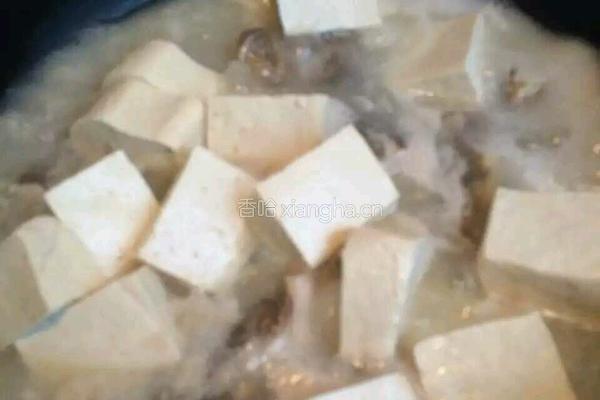 鱼炖豆腐的做法图解5