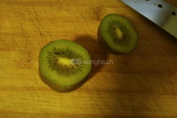 猕猴桃酸奶杯的做法图解2