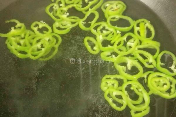 酱汁热干面的做法图解2