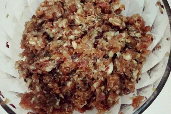 玉米香菇饺子的做法图解1