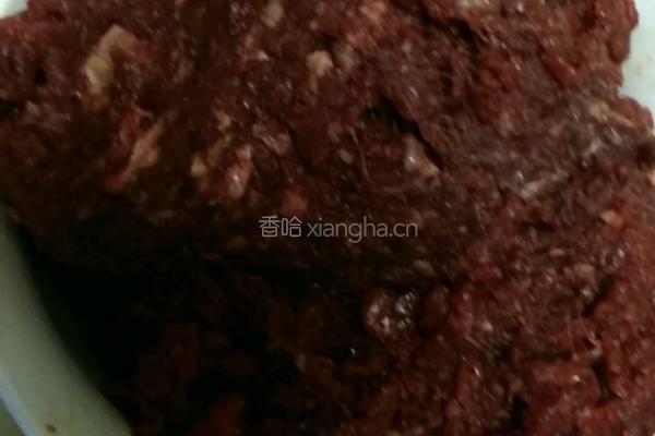 芹菜炒牛肉的做法图解1