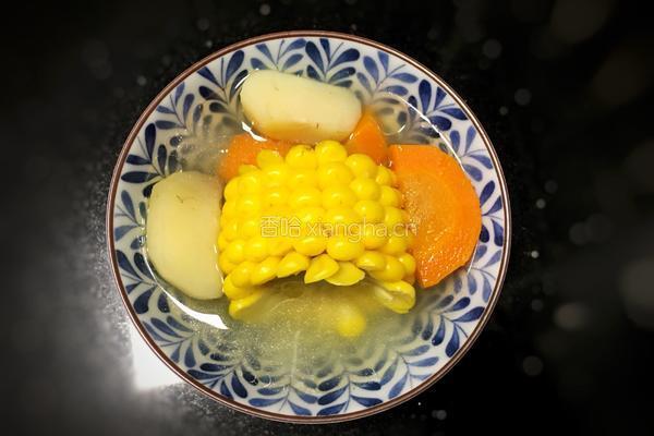 红萝卜马蹄玉米汤的做法图解5