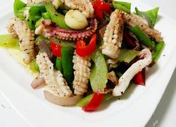 西芹尖椒炒鱿鱼