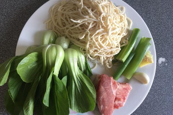 肉丝炒面的做法图解1