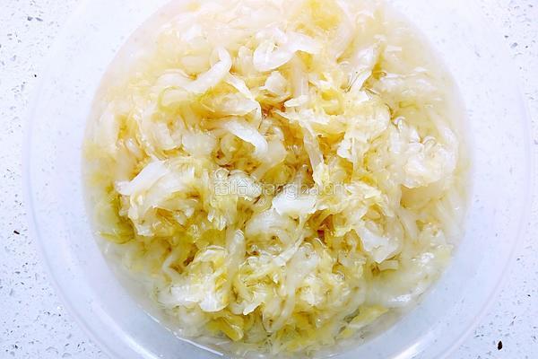 酸菜炒粉的做法图解2