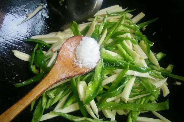 青椒茭白肉丝的做法图解11