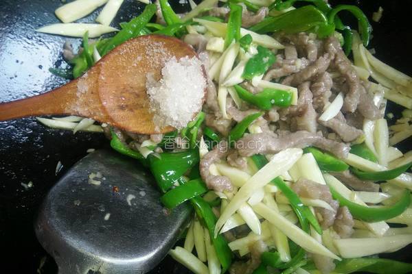 青椒茭白肉丝的做法图解13