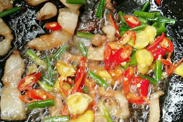 五花肉炒秋葵的做法图解5