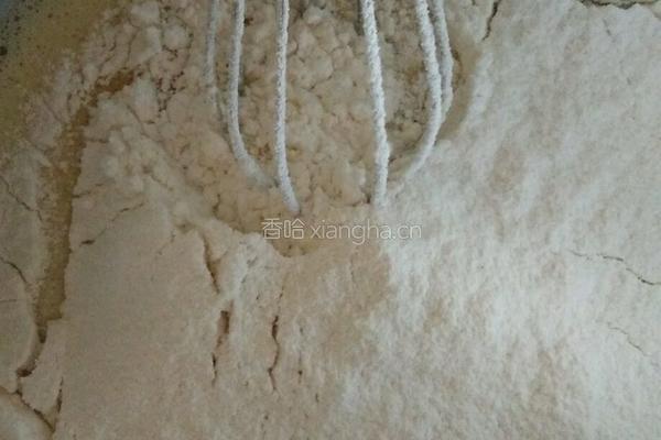 八寸戚风蛋糕的做法图解3