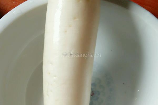 酸辣萝卜的做法图解1