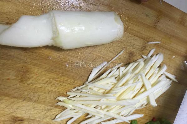 清炒茭白丝的做法图解1