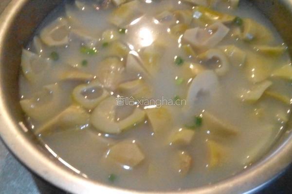 咸肉炖鲜笋的做法图解8