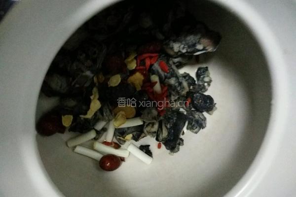 西洋参炖乌鸡汤的做法图解4