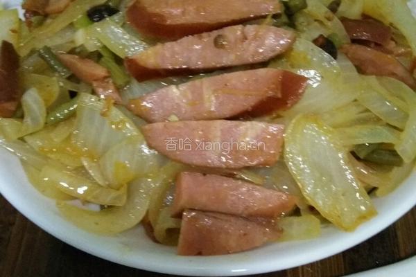 洋葱炒香肠的做法图解4