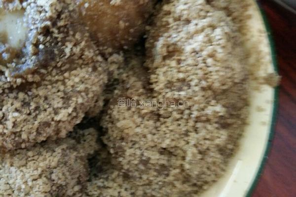 黄豆粉裹糯米粑