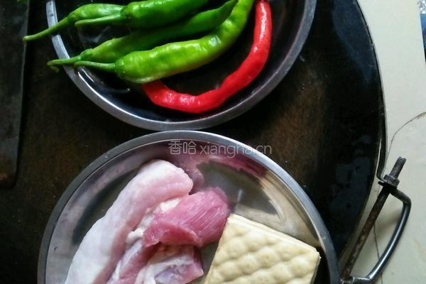 香干炒肉的做法图解1