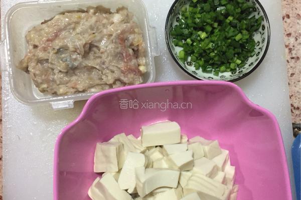 肉丸子豆腐的做法图解1
