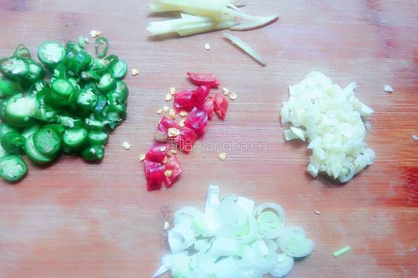 黄花菜炒粉丝的做法图解2
