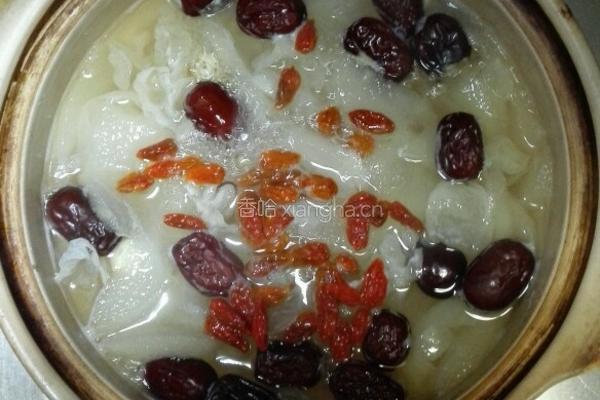 银耳莲子红枣羹的做法图解8