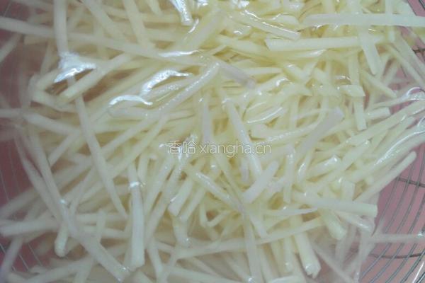 酸辣土豆丝的做法图解1