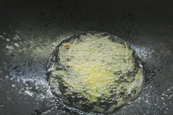炒草菇的做法图解5