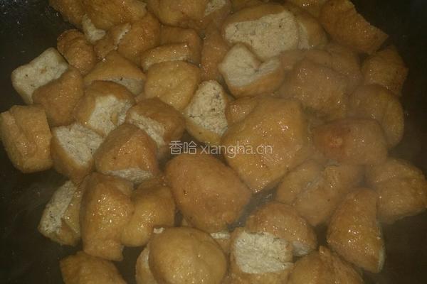 青菜炒豆腐果的做法图解3