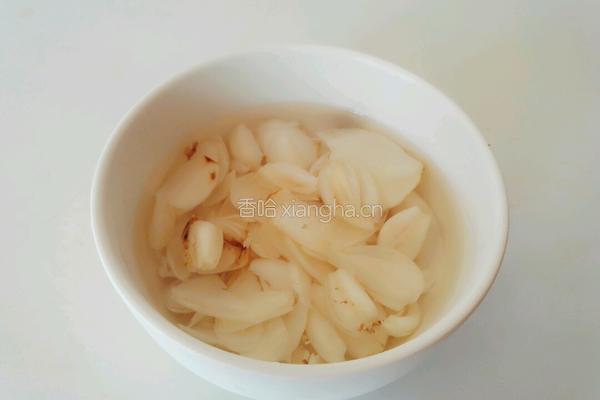 西芹百合的做法图解1