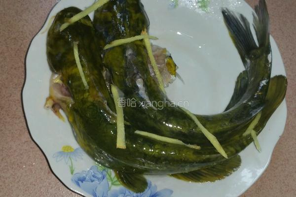 荷包蛋煮黄骨鱼的做法图解2