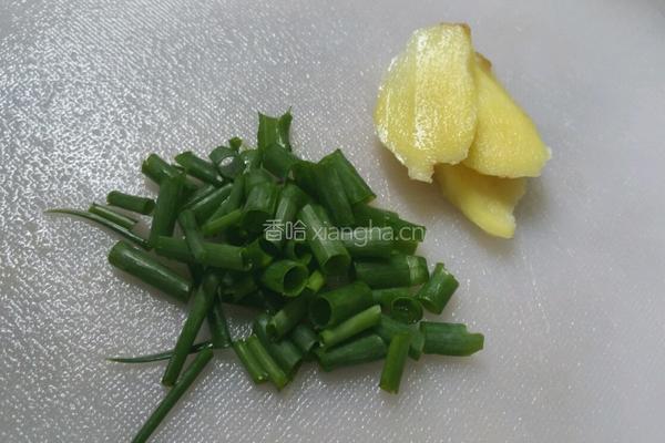 荷包蛋煮黄骨鱼的做法图解3