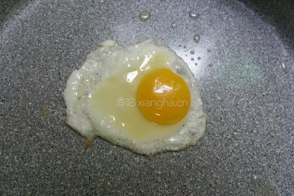 荷包蛋煮黄骨鱼的做法图解4