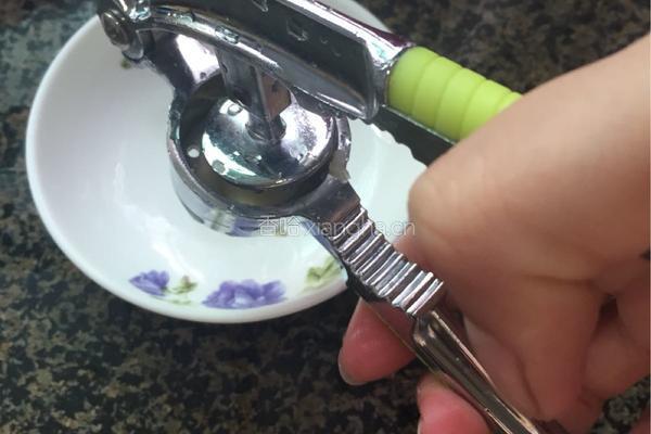 蒜香鸡翅的做法图解2