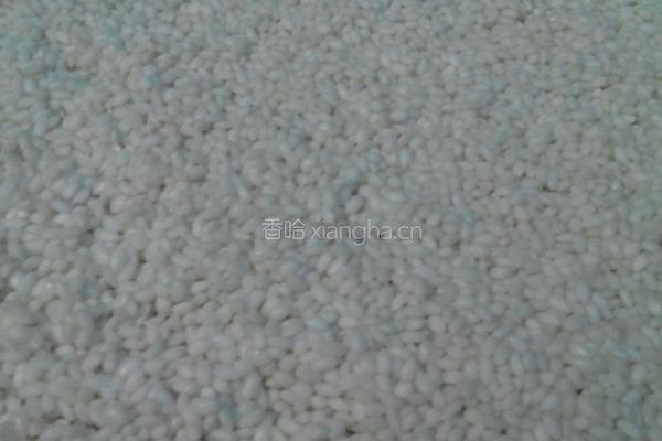 棕香排骨的做法图解1