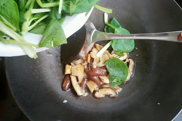 香菇扒青菜的做法图解5
