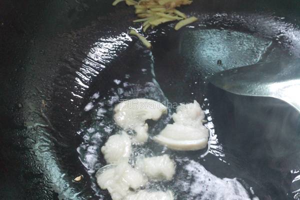 豆皮西红柿肉片汤的做法图解7