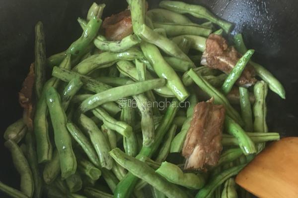 豆角炖排骨的做法图解10