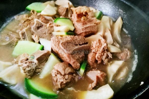 杏鲍菇炖猪大骨的做法图解14