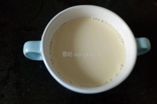 牛奶炖鸡蛋的做法图解4