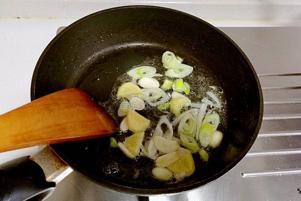 腐乳烧排骨的做法图解8