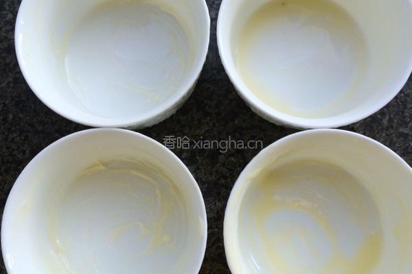 焗烤蔓越莓吐司布丁的做法图解1