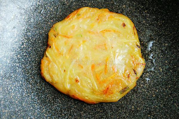 胡萝卜土豆丝饼的做法图解7