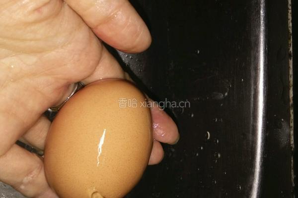 腌鸡蛋的做法图解1