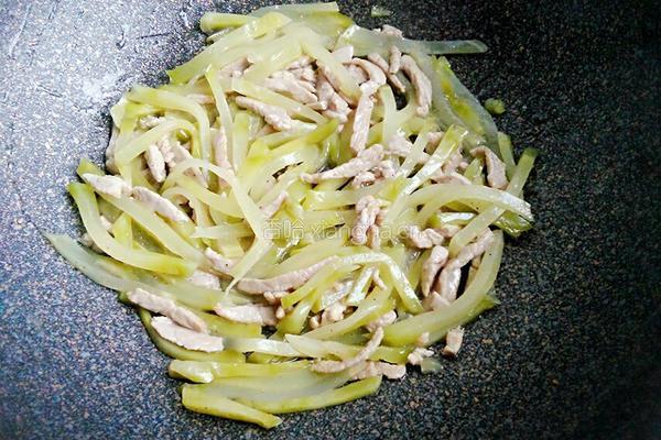 榨菜炒肉的做法图解9