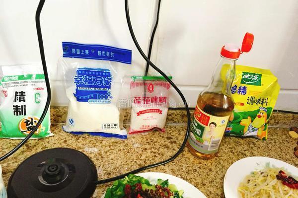 “兮子凉菜大全”之凉拌西芹条的做法图解7
